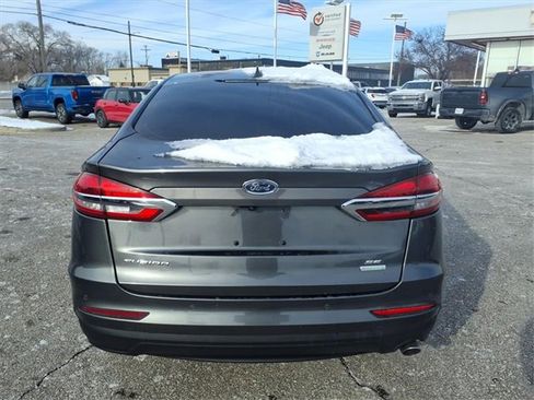 Used 2020 Ford Fusion SE image 6
