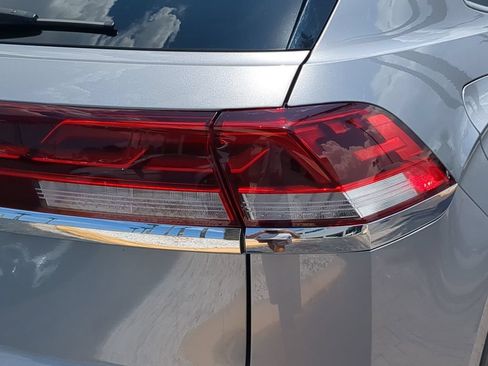 Used 2024 Volkswagen Atlas Cross Sport SE FWD image 8