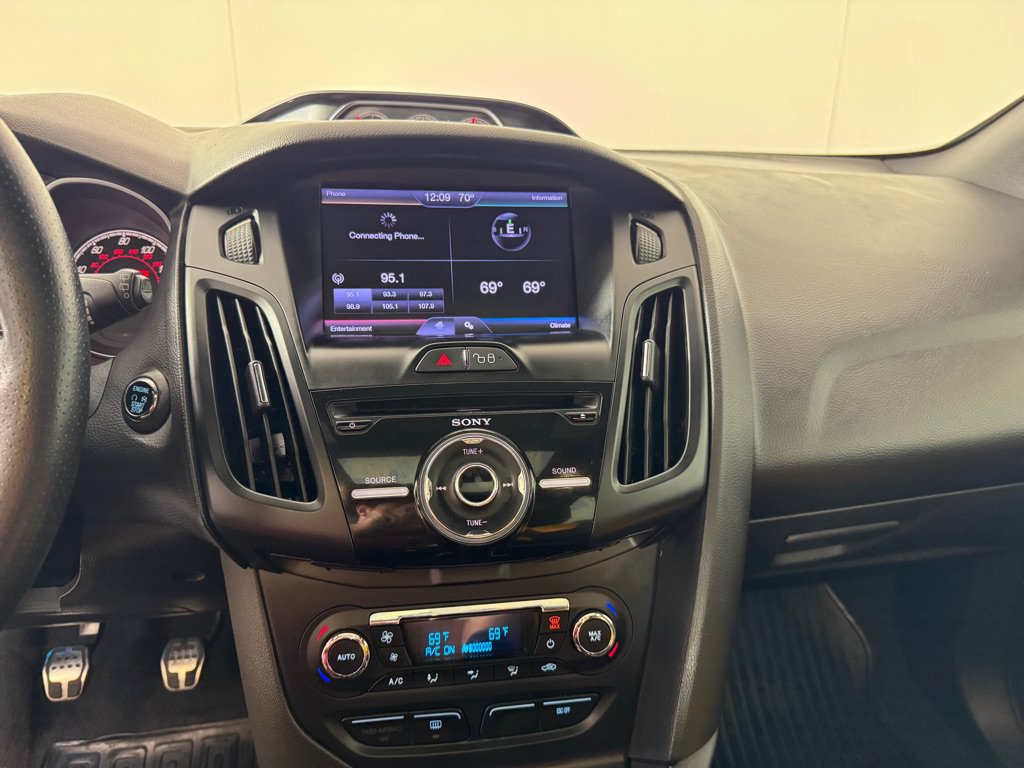 Used 2013 Ford Focus ST FWD image 16