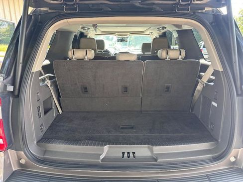 Used 2019 Ford Expedition XLT w/ Equipment Group 202A RWD image 28