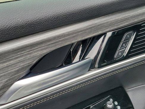 Used 2024 Jeep Wagoneer Series III AWD/4WD image 22