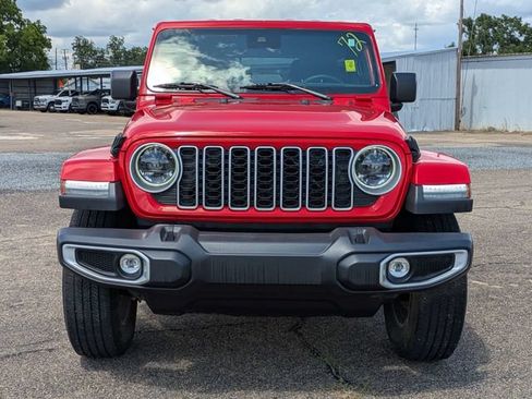 Used 2025 Jeep Wrangler Unlimited Sahara AWD/4WD image 9