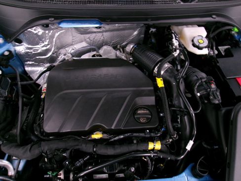 Used 2026 Chevrolet Trax RS w/ Sunroof Package FWD image 16