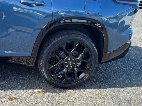 New 2026 Chevrolet Traverse RS w/ LPO, Floor Liner Package image 9