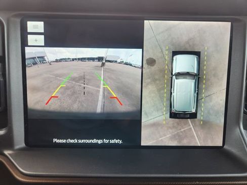 Used 2023 Ford Bronco Outer Banks image 17