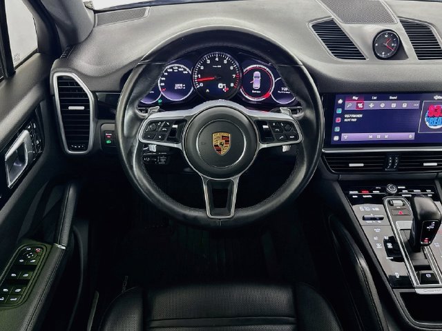 Used 2023 Porsche Cayenne AWD/4WD image 14