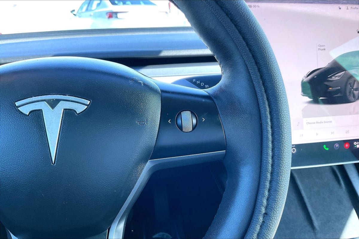 Used 2022 Tesla Model 3 Long Range AWD/4WD image 15