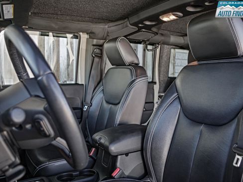 Used 2018 Jeep Wrangler Unlimited Sport S image 11