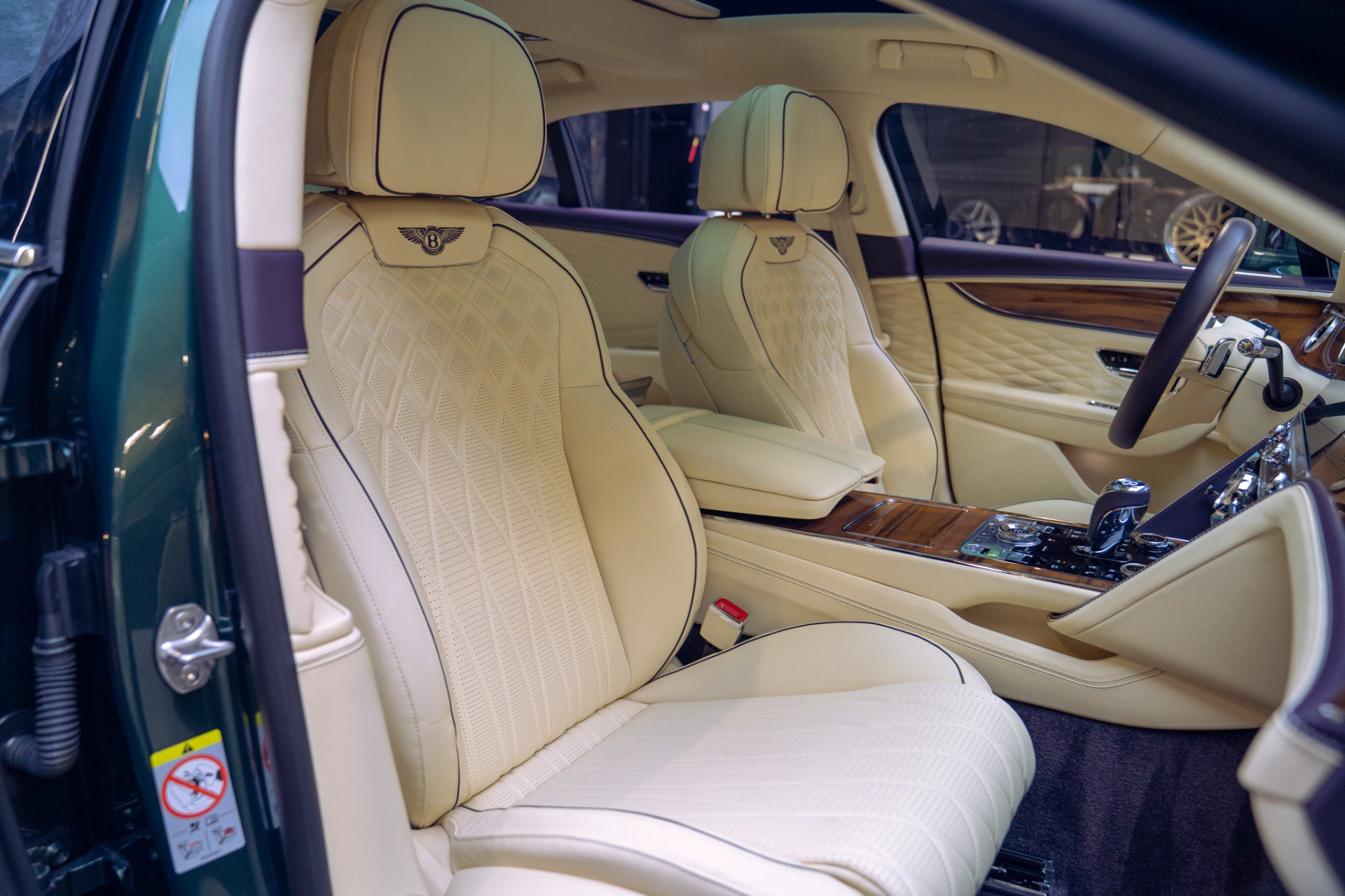Used 2022 Bentley Flying Spur V8 AWD/4WD image 39