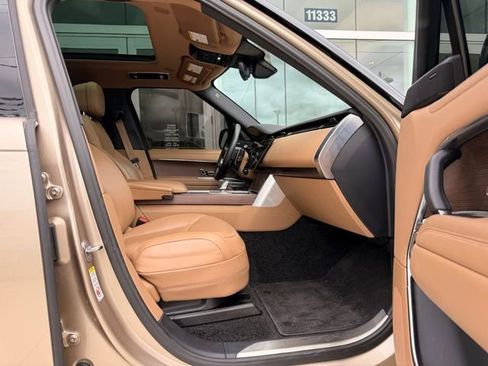 Used 2024 Land Rover Range Rover SE image 9
