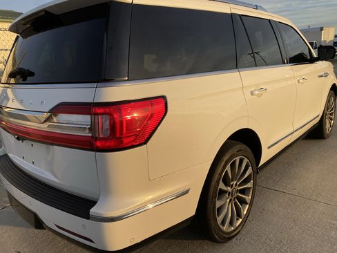 Used 2020 Lincoln Navigator Reserve w/ Luxury Package image 14