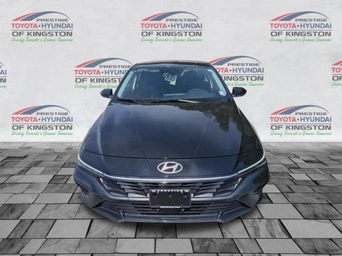Certified 2025 Hyundai Elantra SEL FWD image 9