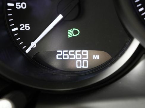 Certified 2023 Porsche Macan Turbo AWD/4WD image 24