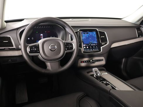 Used 2025 Volvo XC90 B6 Ultra w/ Protection Package Premier AWD/4WD image 2