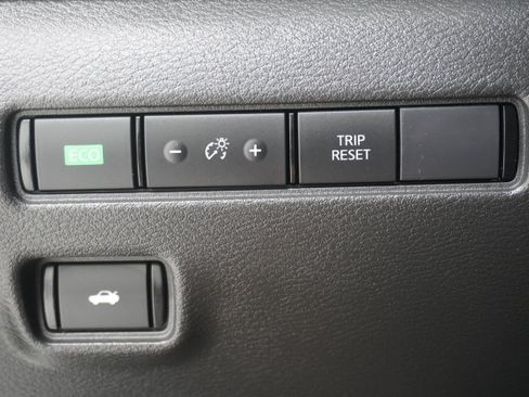 Used 2023 Nissan Sentra SV FWD image 19