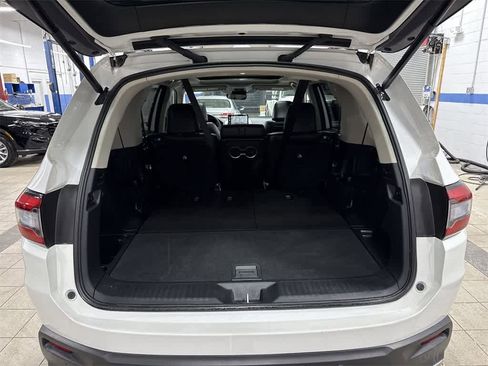 Used 2024 Honda Pilot Elite image 11