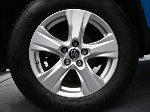 Used 2019 Toyota RAV4 XLE w/ Carpet Mat Package AWD/4WD image 33