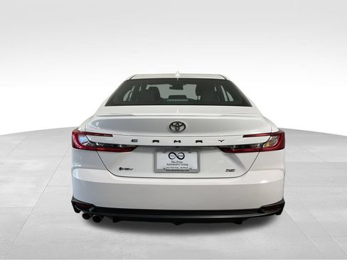 Used 2025 Toyota Camry SE FWD image 8