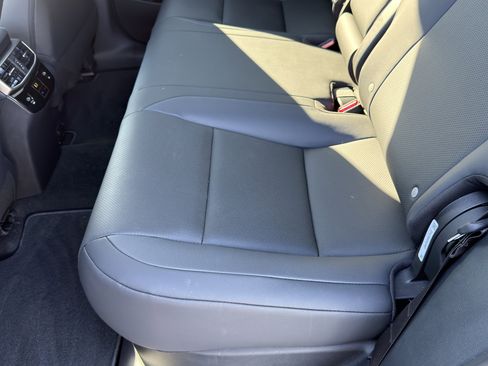 Used 2025 Lexus RX 350 Premium Plus image 25