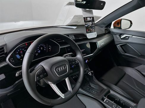 New 2025 Audi Q3 2.0T Premium image 10