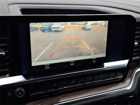 Used 2024 Chevrolet Silverado 1500 LT w/ Z71 Off-Road Package image 18