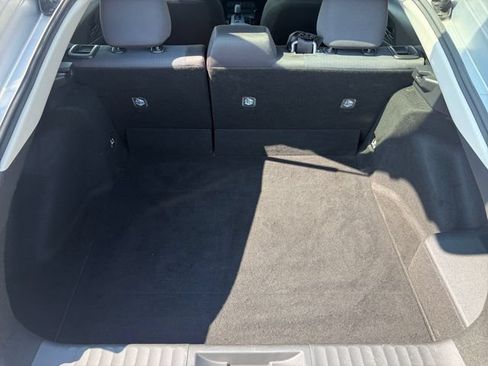 Used 2025 Toyota Prius LE FWD image 19