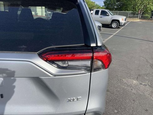 Used 2025 Toyota RAV4 XLE image 18
