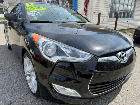 Used 2013 Hyundai Veloster w/ Style Pkg image 5