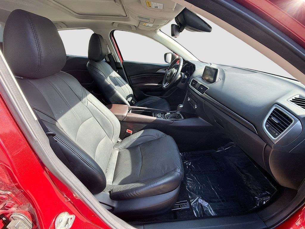 Used 2018 MAZDA MAZDA3 Grand Touring FWD image 31