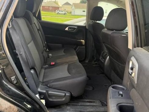 Used 2017 Nissan Pathfinder SV w/ Trailer Tow Package AWD/4WD image 7