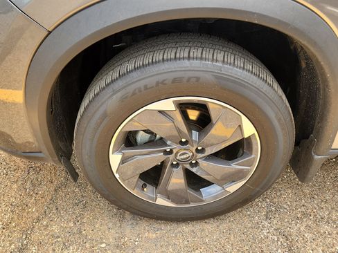 Used 2026 Nissan Rogue SV FWD image 5
