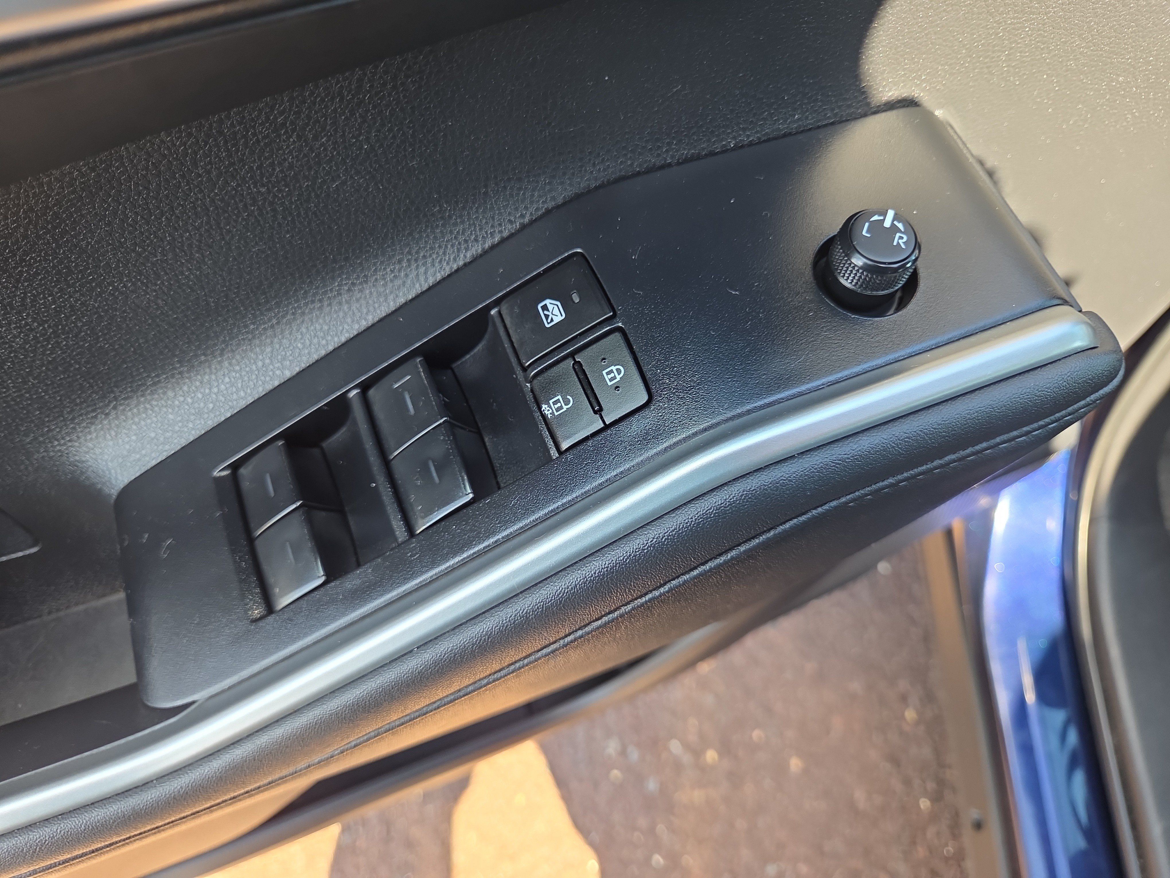 Used 2023 Toyota Highlander XLE AWD/4WD image 28