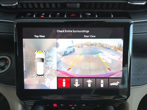 Used 2022 Jeep Grand Cherokee L Limited w/ Luxury Tech Group II image 15