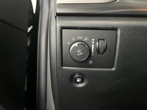 Used 2020 Jeep Grand Cherokee Laredo AWD/4WD image 13