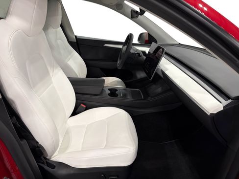 Certified 2023 Tesla Model Y Performance AWD/4WD image 13