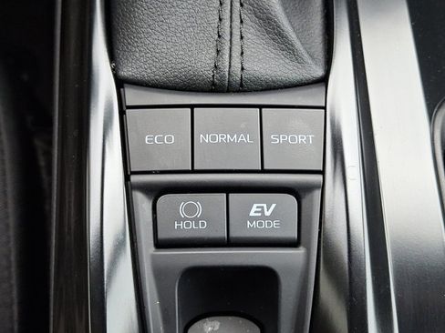 Used 2025 Toyota Camry LE image 24