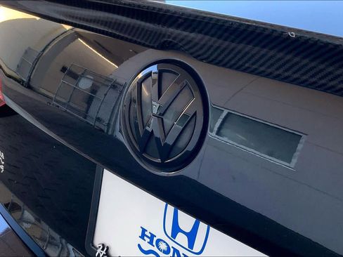 Used 2018 Volkswagen Passat GT image 33