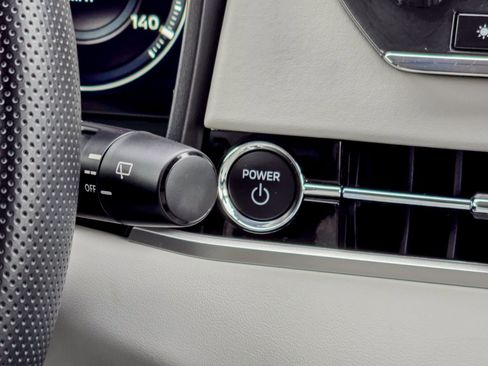 Used 2024 Mitsubishi Outlander SEL image 38