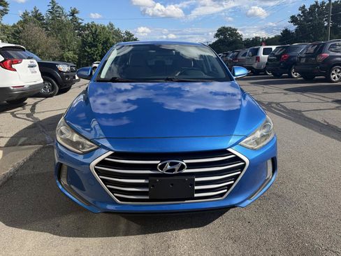 Used 2017 Hyundai Elantra SE w/ SE A/T Tech Package 03 FWD image 2