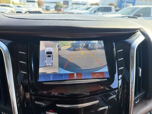 Used 2019 Cadillac Escalade ESV Luxury AWD/4WD image 23