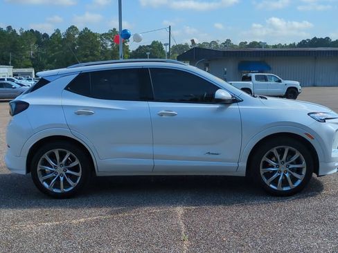 Used 2024 Buick Encore GX Avenir w/ Avenir Convenience Package FWD image 4