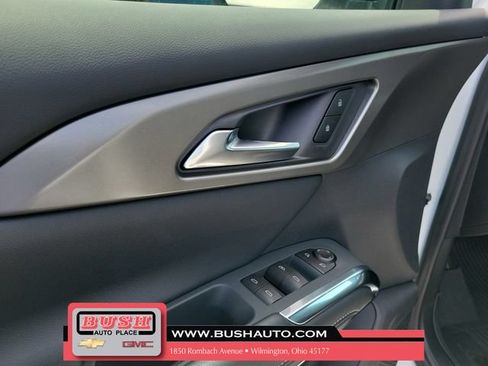 New 2026 Chevrolet Traverse LT w/ Driver Confidence Package FWD image 21