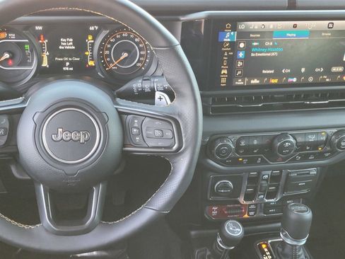 Used 2025 Jeep Wrangler Unlimited Rubicon 392 AWD/4WD image 13