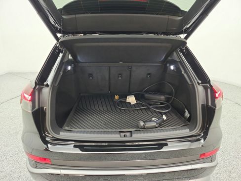 Used 2023 Audi Q4 e-tron Premium Plus w/ Premium Plus AWD/4WD image 21