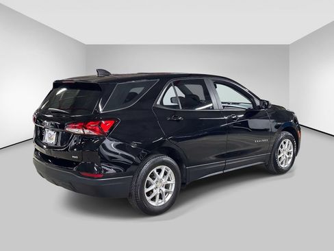 Used 2022 Chevrolet Equinox LS AWD/4WD image 4