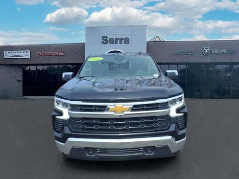 Used 2024 Chevrolet Silverado 1500 LT image 2
