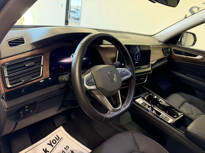 Used 2025 Volkswagen Atlas SE FWD image 14