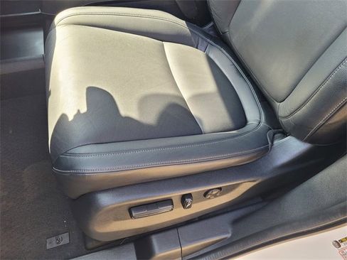 Certified 2024 Honda Odyssey Touring image 13