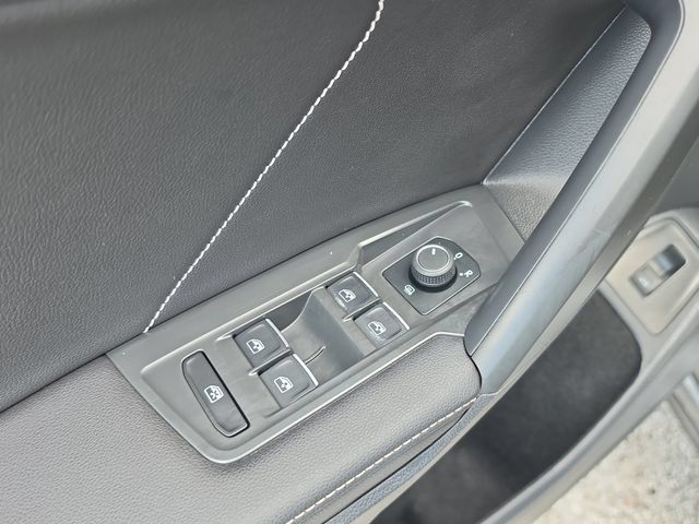 Used 2024 Volkswagen Tiguan SE R-Line FWD image 20