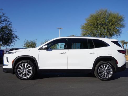 Used 2025 Buick Enclave Preferred image 2